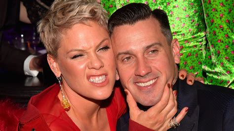 Watch Access Hollywood Interview Pinks Husband Carey Hart Apologizes