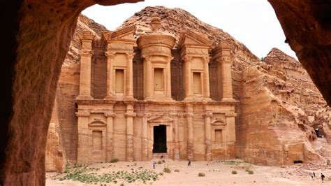 Great Escapes The Majesty Of Petra Jordan Barrons
