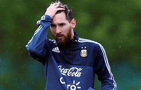Lionel Messi Pays Off Salaries Of Argentine Teams Security Staff Who