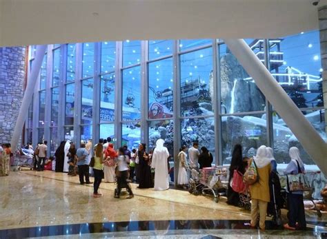 Ski Dubai Indoor Ski Slopes Mall Of The Emirates Dubai Mall Ski Area Dubai