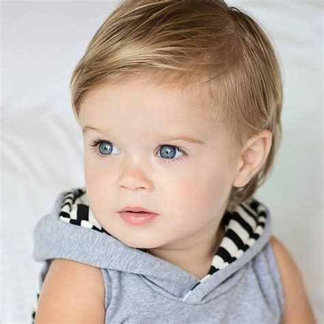 And long gone are the days where every little boys hairstyle is the exact same side part. Pin by Janine Henrizi on Too cute! | Toddler boy haircuts ...