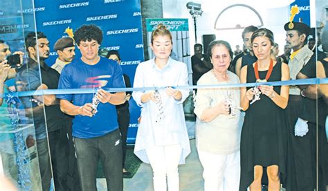 Average skechers store manager hourly pay in the united states is approximately $23.05, which is 54% above the national average. Abans introduces SKECHERS footwear | Daily News