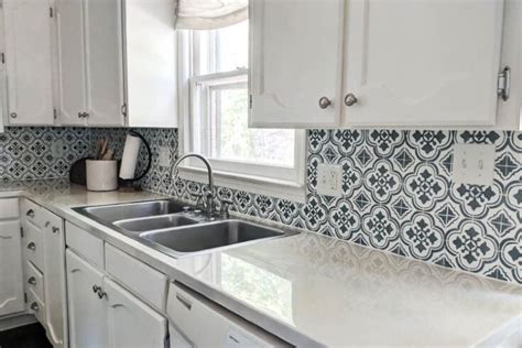 Painting your old laminate countertops gives your kitchen a brand new look without the expense of buying new countertops! How my Painted Countertops Look After 3 Years of Use in ...