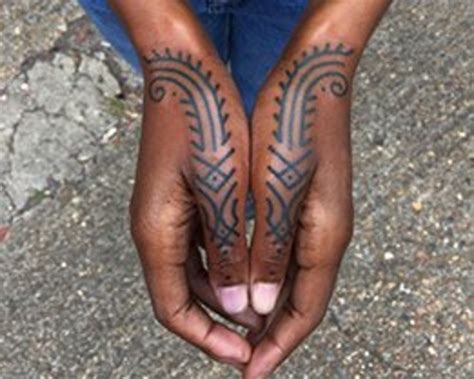 50 tattoos on black skin that are surely worth your attention. Tattoo In Black Skin - Best Tattoo Ideas