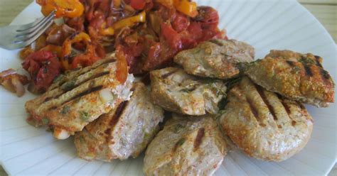 Médaillons de filet mignon mariné aux tomates et poivrons au grill