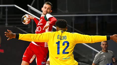Mindenki egy emberként szorít a magyar válogatott sikeréért. Sok sebből vérző meccsen győzelemmel kezdte a vb-t a ...