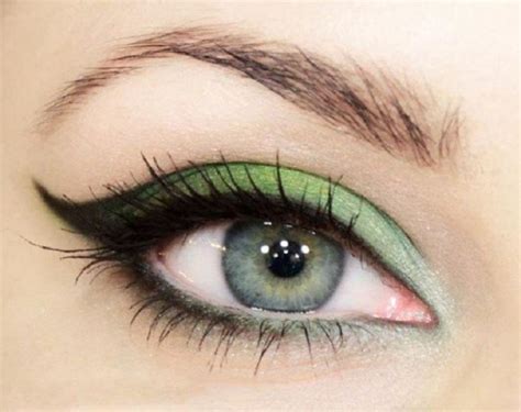 If you hold that belief, you'd be the ability to look others in the eye displays a certain confidence. 13 Beautiful Green Eye Makeup Ideas and Tutorials - Pretty ...