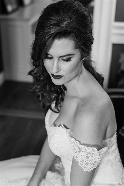 Photo By Emily Marie Photography Classic Wedding Makeup And Hair Best Bridal Makeup Bridal
