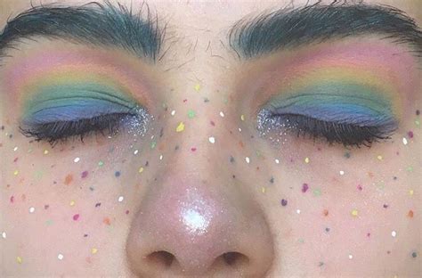 After the rise of social media, the cult of beauty trends became so important that some people even go an extra mile to look pretty just for the appearance. Pin by Rose Glitter on Makeuppp | Pride makeup, Aesthetic ...