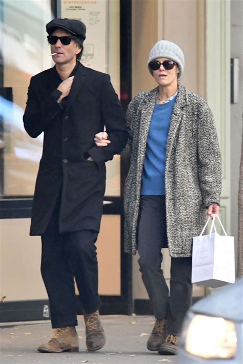 Pierra florence benoist short 2012 kiss of the damned: Vanessa Paradis et Samuel Benchetrit à Paris le 14/11/2018