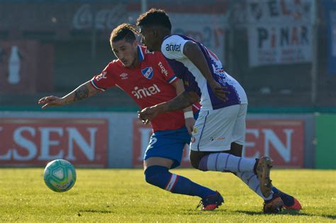 Maybe you would like to learn more about one of these? Nacional ganó 3-0 a Fénix en el Centenario - Teledoce.com