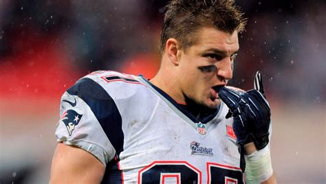 Patriots Rob Gronkowski To Have Back Surgery