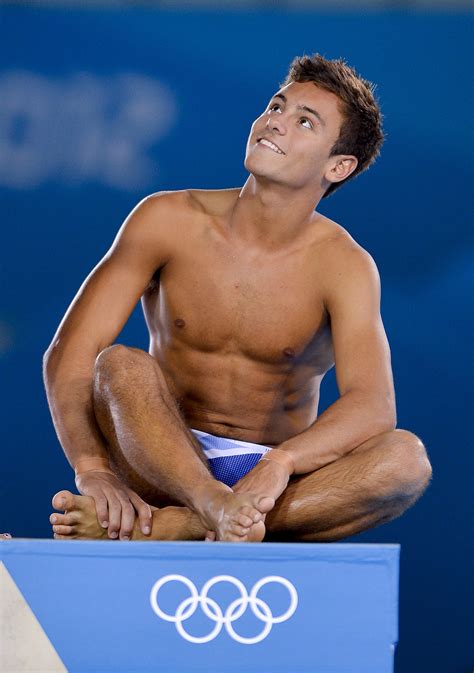 Olympic Diver Tom Daley Comes Out In Youtube Video Wkyc