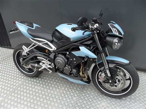 The triumph motorcycle street triple rs of 2019, is a street bike. Motos d'occasion Challenge One Agen - TRIUMPH STREET ...