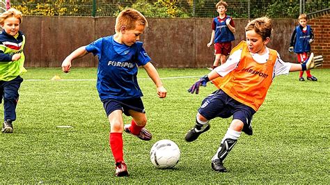Discover the latest football news in pictures.! KIDS IN FOOTBALL FUNNY FAILS, SKILLS, GOOALS - YouTube