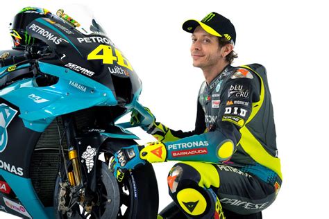 Biasanya helm valentino rossi agv soleluna motogp 2021 ini akan hadir versi race replica pada 2022 mendatang, harga nggak sampai rp.30 jutaan sih. SRT reveals performance clause in Rossi's new Yamaha deal ...