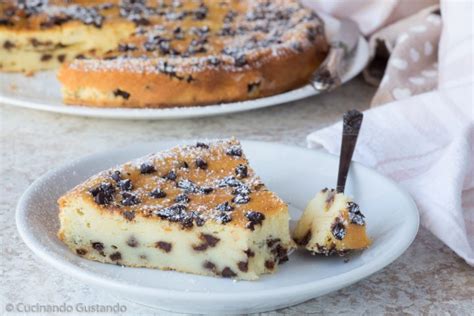 torta cremosa alla ricotta e gocce di cioccolato