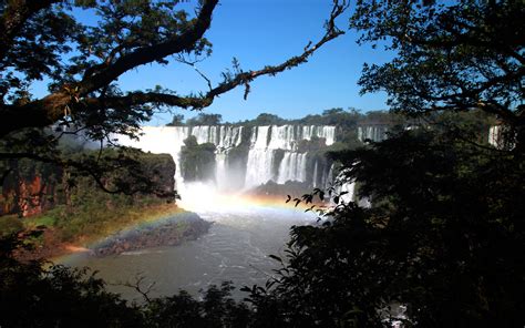 Iguazu Falls Argentina The Middle Of Here