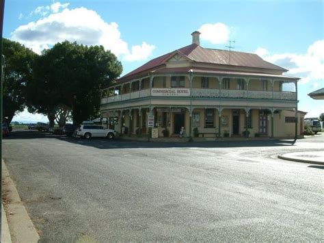 For those who wish to drive their own cars, ulmarra hotel has a car park available for guests. ULMARRA HOTEL | Photo