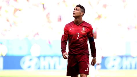 I was hesitant about posting this because i don't really like the fact that she talked about it before cris did. Cristiano Ronaldo no Brasil? Craque português abrirá ...