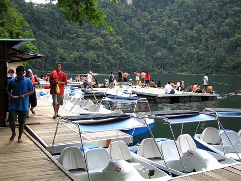 Island hopping is probably the most popular boat tour in langkawi and also one of the cheapest ones. MARI MELANCONG KE LANGKAWI: ISLAND HOPPING