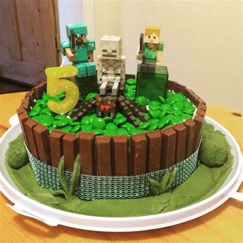 Minecraft Cake Diy Creation Diy Minecraft Cake Minecraft Cake