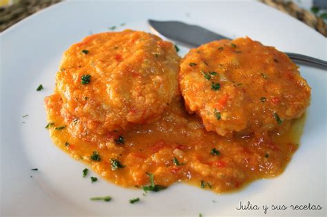 La receta de merluza cocinada en una salsa verde de vino blanco y perejil. JULIA Y SUS RECETAS: MEDALLONES DE MERLUZA EN SALSA