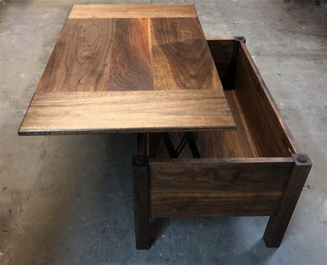The first step was to pick which side of the plywood i wanted to be the top. Tables Made With Plywood / How To Build A Dining Table With Reclaimed Materials How Tos Diy ...