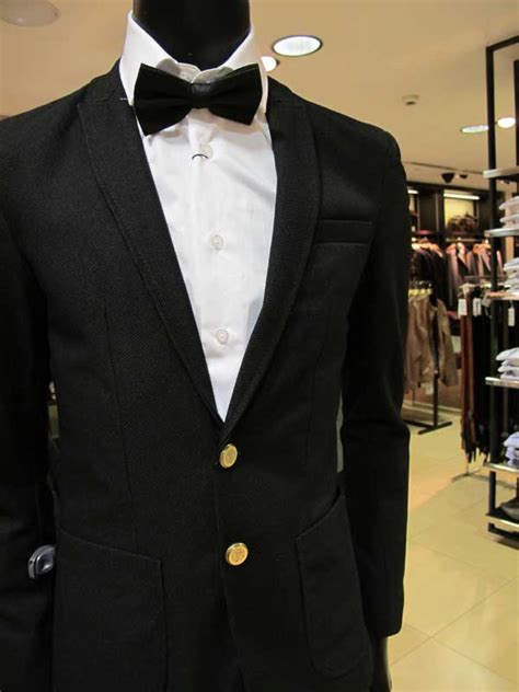 Stylish men's suits to stay at the top of your game at zara online. ARSHI STORIES