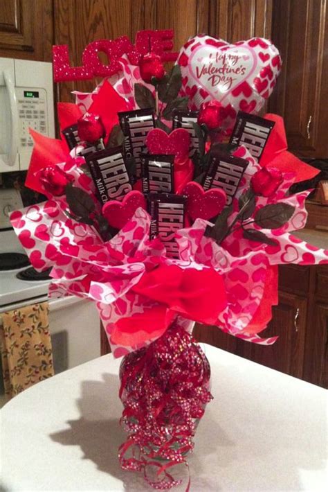 60 Adorable DIY Valentine's Day Gift Baskets For Him That ... So on this valentine day, you can share your love and feelings with your partner or with your girlfriend.