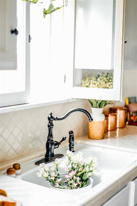 Unique containers bring charm to your kitchen décor while keeping everything neat and presentable. My Rental Kitchen Makeover: Before & After , tips and ...