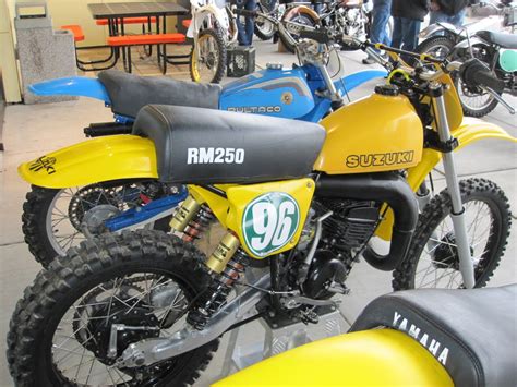 This bike is all new featuring a new frame, new swing arm, new bodywork, and suspension revisions to suit. 1978 Suzuki RM250 | Suzuki dirt bikes, Motocross bikes ...