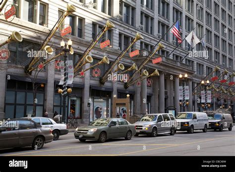 State Street Chicago Macys Hi Res Stock Photography And Images Alamy