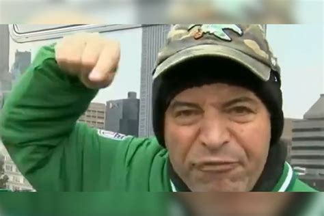 Eagles Fan Has A Very Philly Message For The 49ers Free Beer And Hot