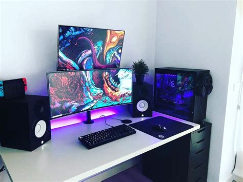 Nicely Updated Dual Stacked Monitor Setup With Amazing Cable Management