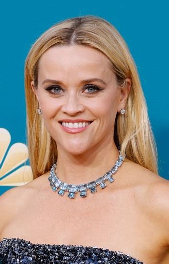 Reese Witherspoons Long Straight Hairstyle 2022 74th Annual Primetime Emmy Awards