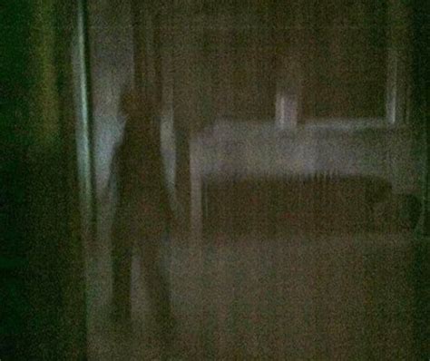 10 Creepy Photos Of Apparitions Captured In Haunted Hospitals And Insane Asylums