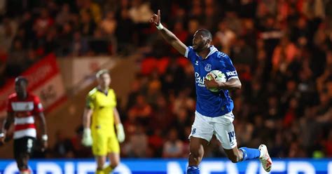 Everton Player Ratings As Beto Excellent But Five Awful In Doncaster