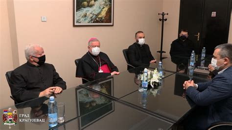 РТК | Београдски надбискуп Станислав Хочевар посетио Крагујевац