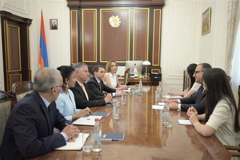 Deputy Prime Minister Tigran Khachatryan Receives The Newly Appointed