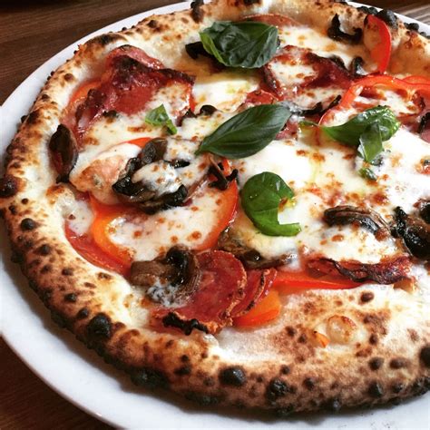 Zola neapolitan pizza berlin frisch und köstlich! Pin by Thomas Richter on berlin | Zola, Good pizza, Berlin