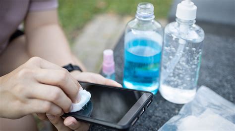 Guide To Cleaning Your Smartphone Bandh Explora