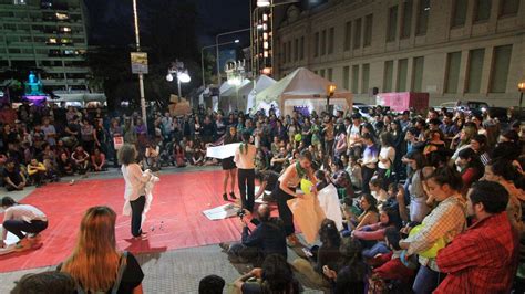 Danza Y Tambores Para Manifestar El Rechazo A La Ley De Reforma Previsional