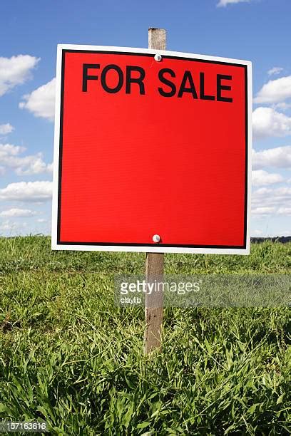 Farm Land For Sale Sign Photos And Premium High Res Pictures Getty Images