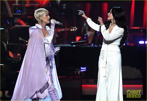 Katy Perry Meets Nancy Pelosi Does Her Viral Clap With Her Photo 4226656 Katy Perry
