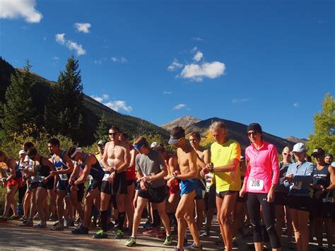 Things To Do Autumn Color Run In Buena Vista Fourteener Countrys
