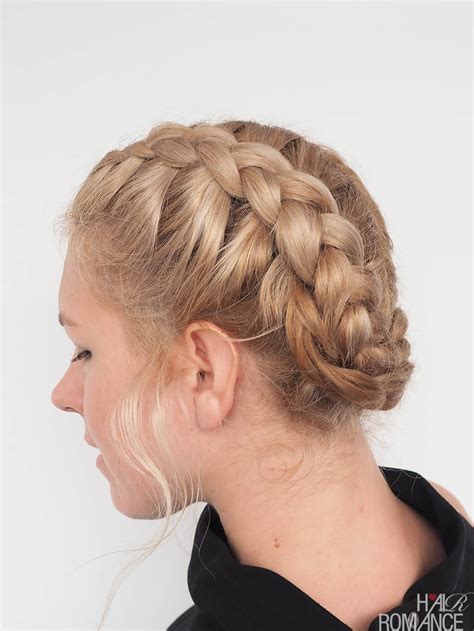 I have no idea whyi put a litte wgo on it after its it towel dried, let it air dry for about 15 mins and then braid away. The best braids for wet hair - Dutch braid video tutorial ...