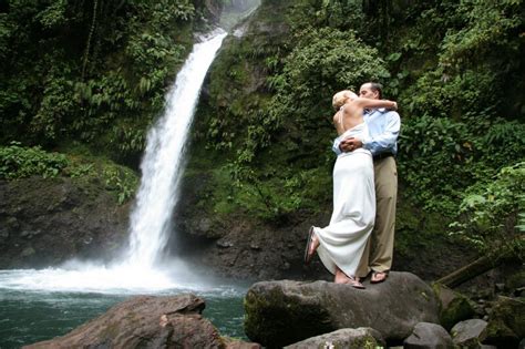 Waterfall Elopement Wedding In Costa Rica Costa Rica Weddings Blogs