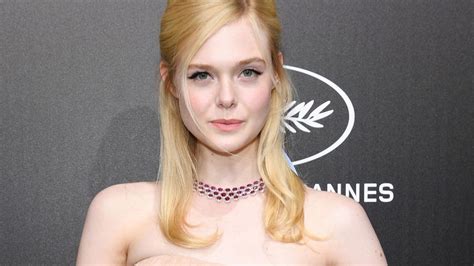 Elle Fanning Assures Fans She S OK After Fainting At Cannes Dinner Party