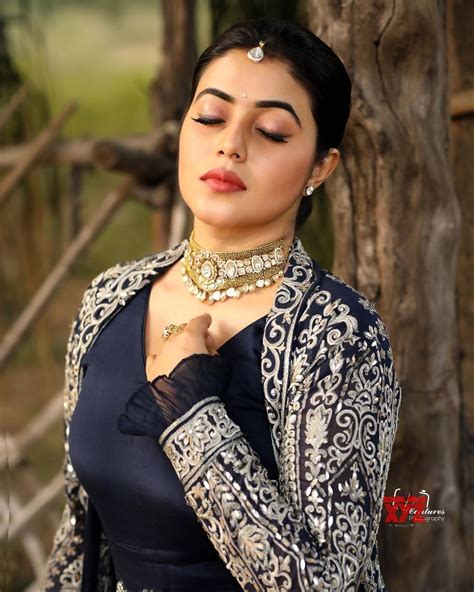 actress poorna aka shamna kasim new glam stills social news xyz curvy girl fashion beauty